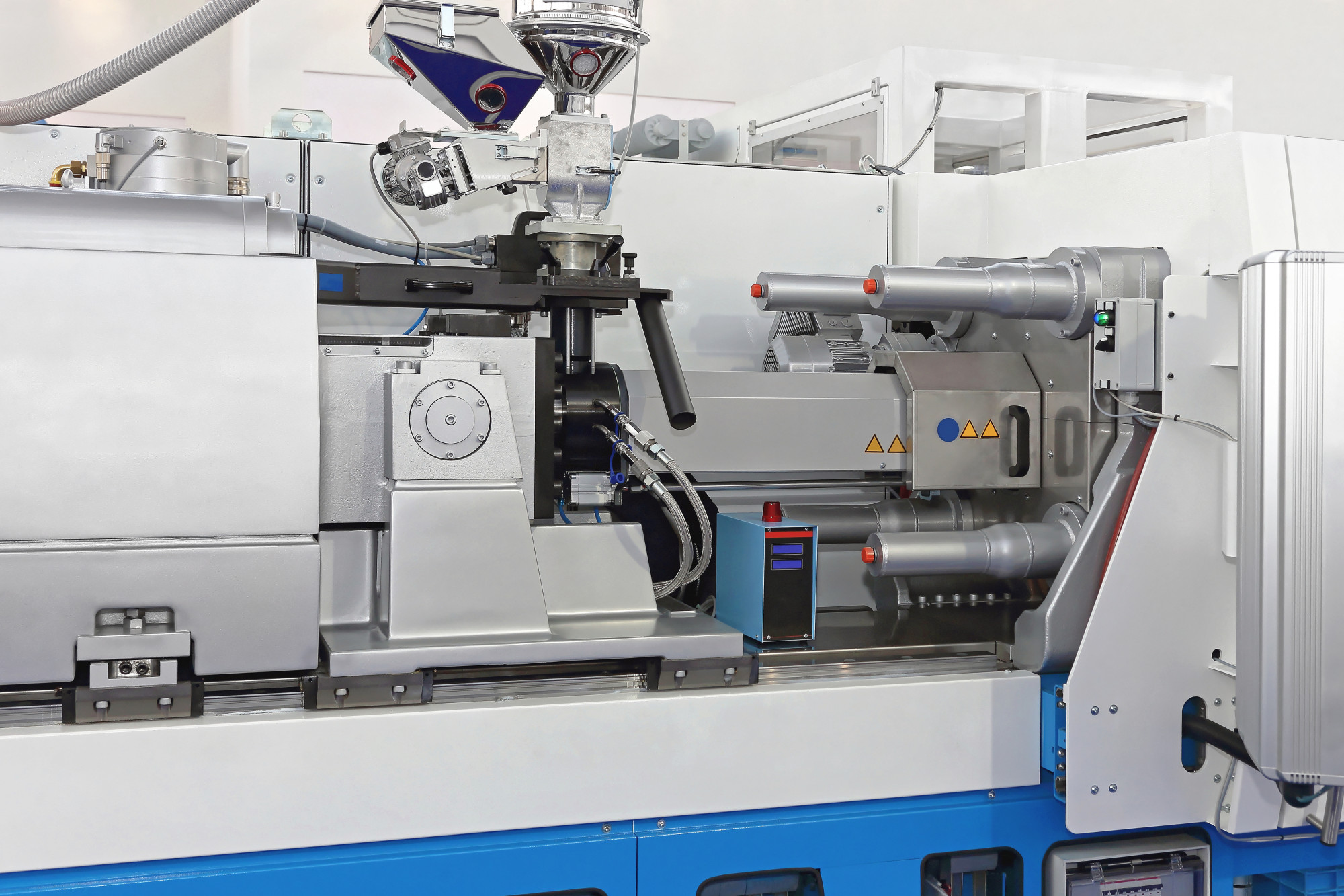 compression molding vs injection molding